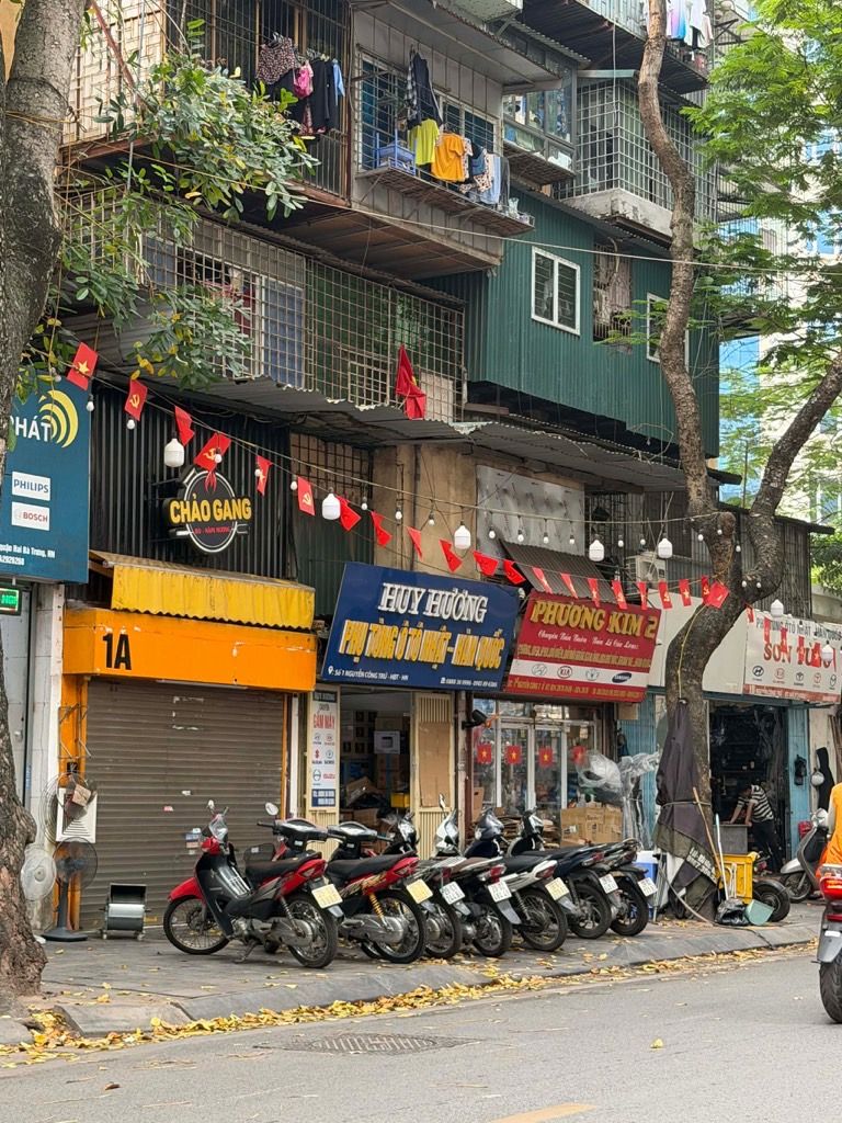 Bán nhà Nguyễn Công Trứ - diện tích 55m2 2 tầng - ô tô đỗ cửa - giá 21 tỷ