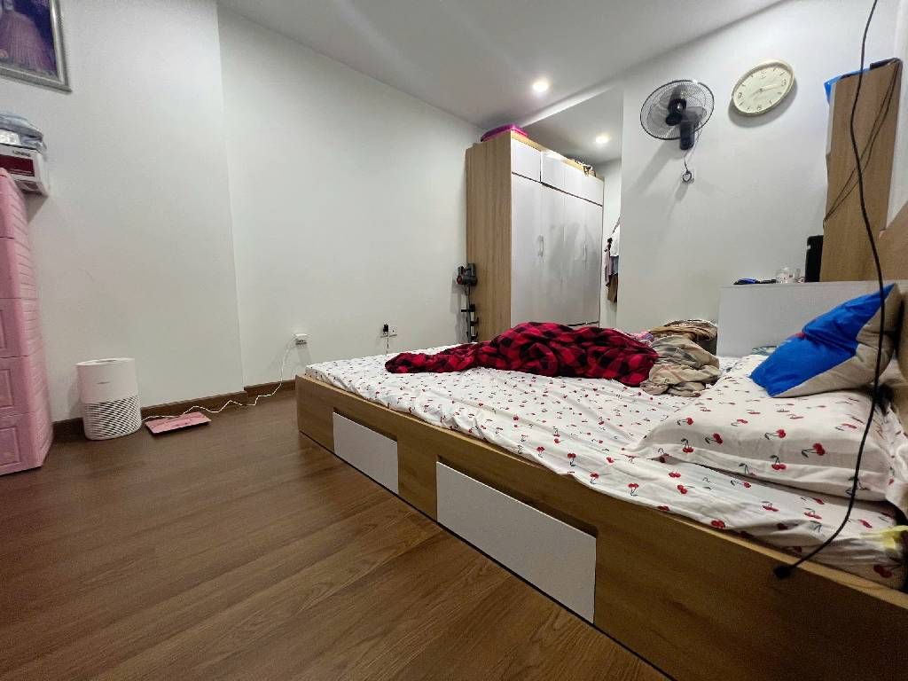 Bán nhà Trần Thủ Độ - diện tích 81.9m2 1 tầng - Chung cư lô góc Phương Đông Green Park - giá 7,95 tỷ