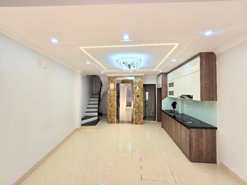 Bán nhà Ngõ Chợ Khâm Thiên - diện tích 35m2 6 tầng - Thang máy - giá 9,5 tỷ