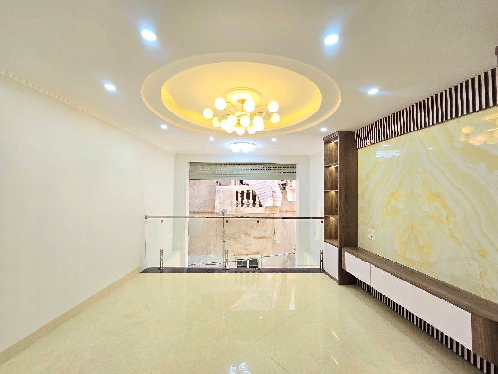 Bán nhà Ngõ Chợ Khâm Thiên - diện tích 35m2 6 tầng - Thang máy - giá 9,5 tỷ