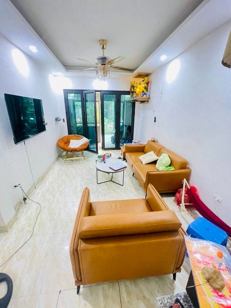 Bán nhà Định Công Thượng - diện tích 46m2 2 tầng - Lô góc, ngõ thông - giá 3,15 tỷ