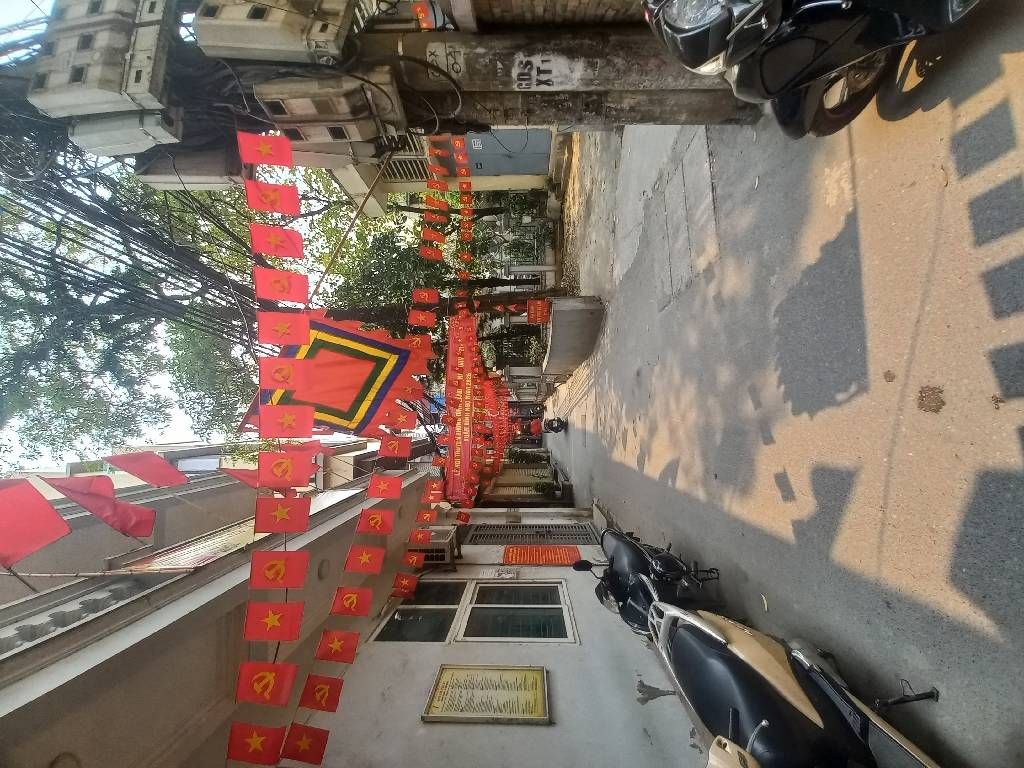 Bán nhà Thái Thịnh - diện tích 31,5m2 4 tầng - ô tô đỗ cửa - giá 12,5 tỷ