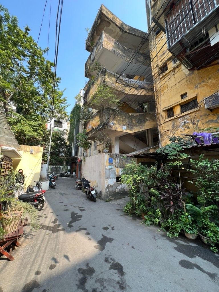 Bán nhà Vũ Ngọc Phan - diện tích 80m2 1 tầng - Ô tô đỗ chân cầu thang - giá 5,3 tỷ