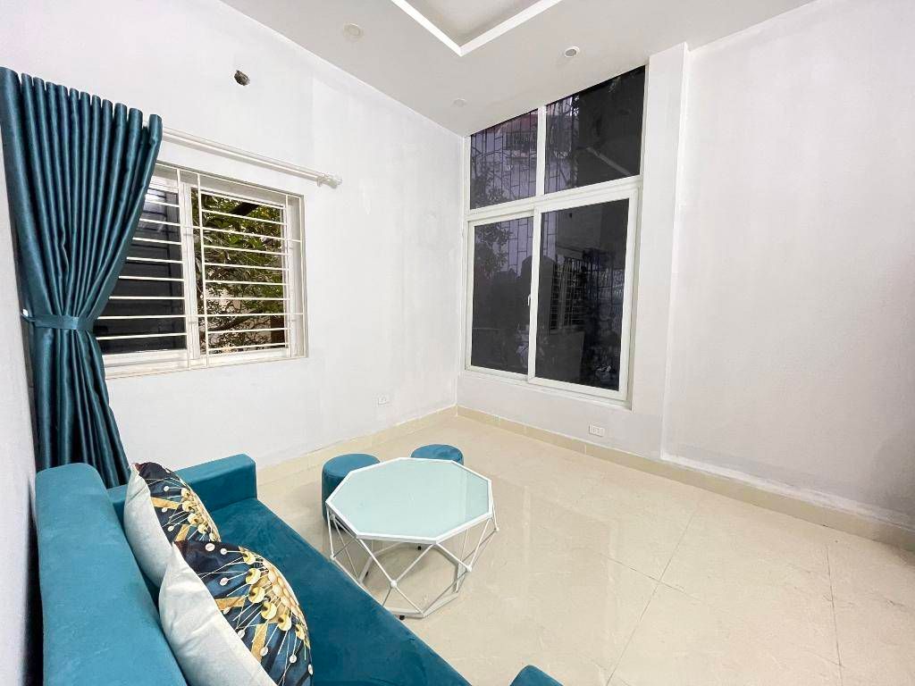 Bán nhà Hào Nam - diện tích 74.4m2 5 tầng - 9 phòng ngủ khép kín - giá 17,1 tỷ