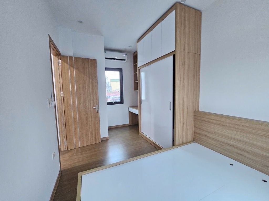 Bán nhà Triệu Việt Vương - diện tích 30m2 7 tầng - gần ô tô tránh - giá 19,5 tỷ