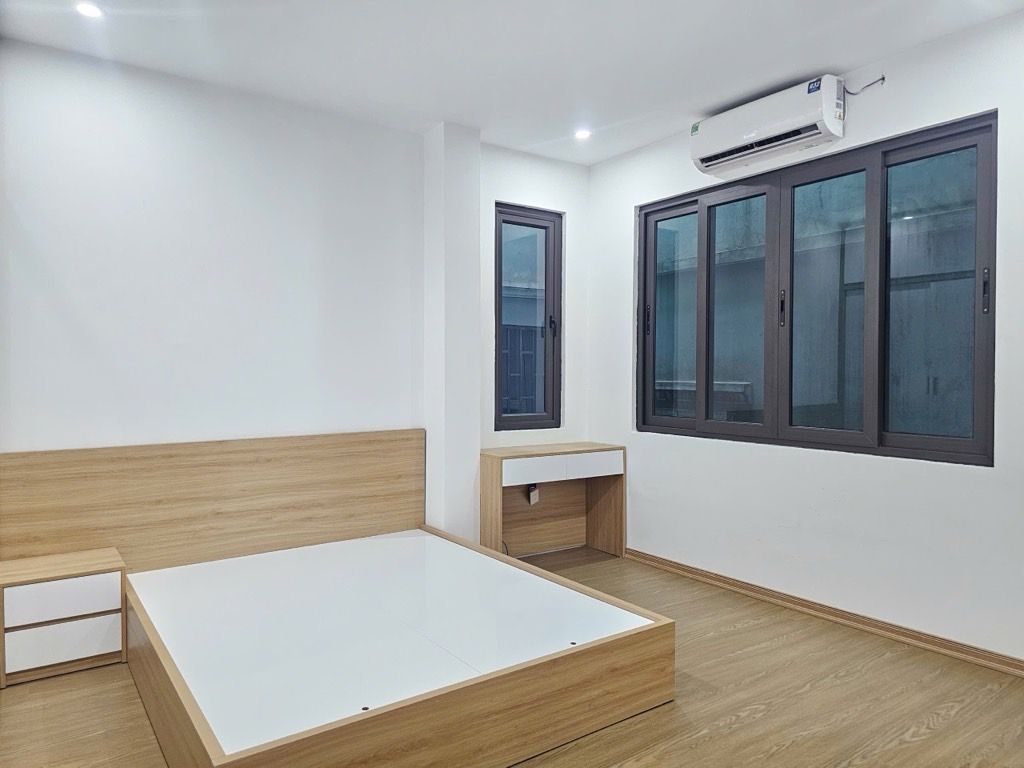 Bán nhà Triệu Việt Vương - diện tích 30m2 7 tầng - gần ô tô tránh - giá 19,5 tỷ