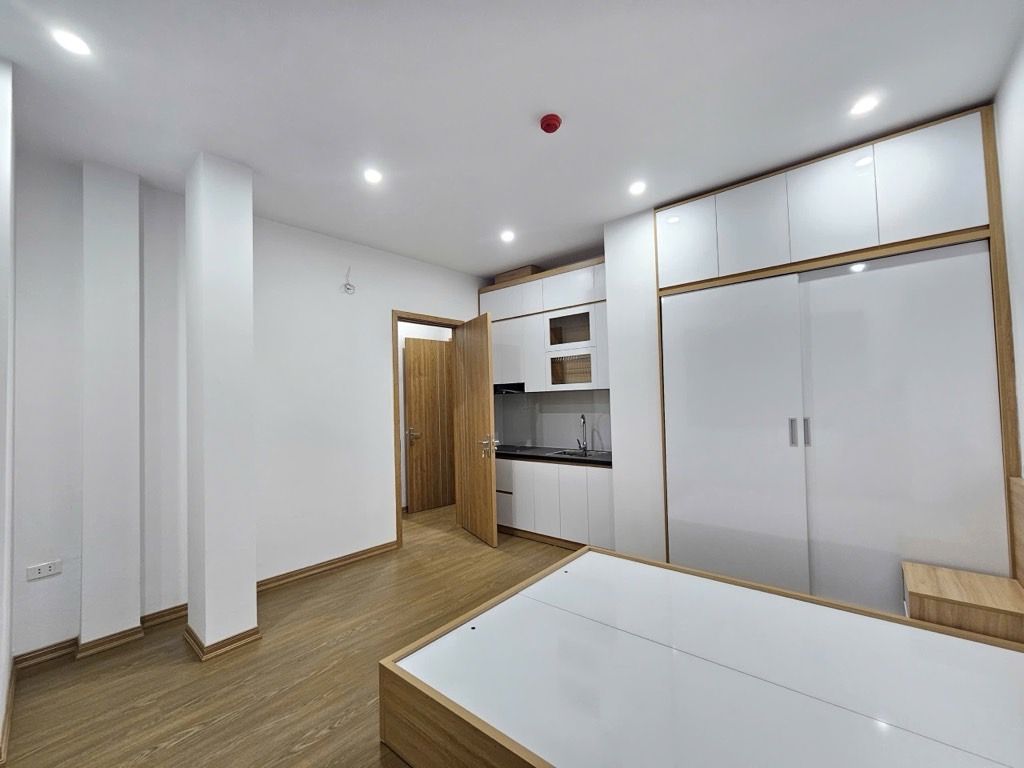 Bán nhà Triệu Việt Vương - diện tích 30m2 7 tầng - gần ô tô tránh - giá 19,5 tỷ