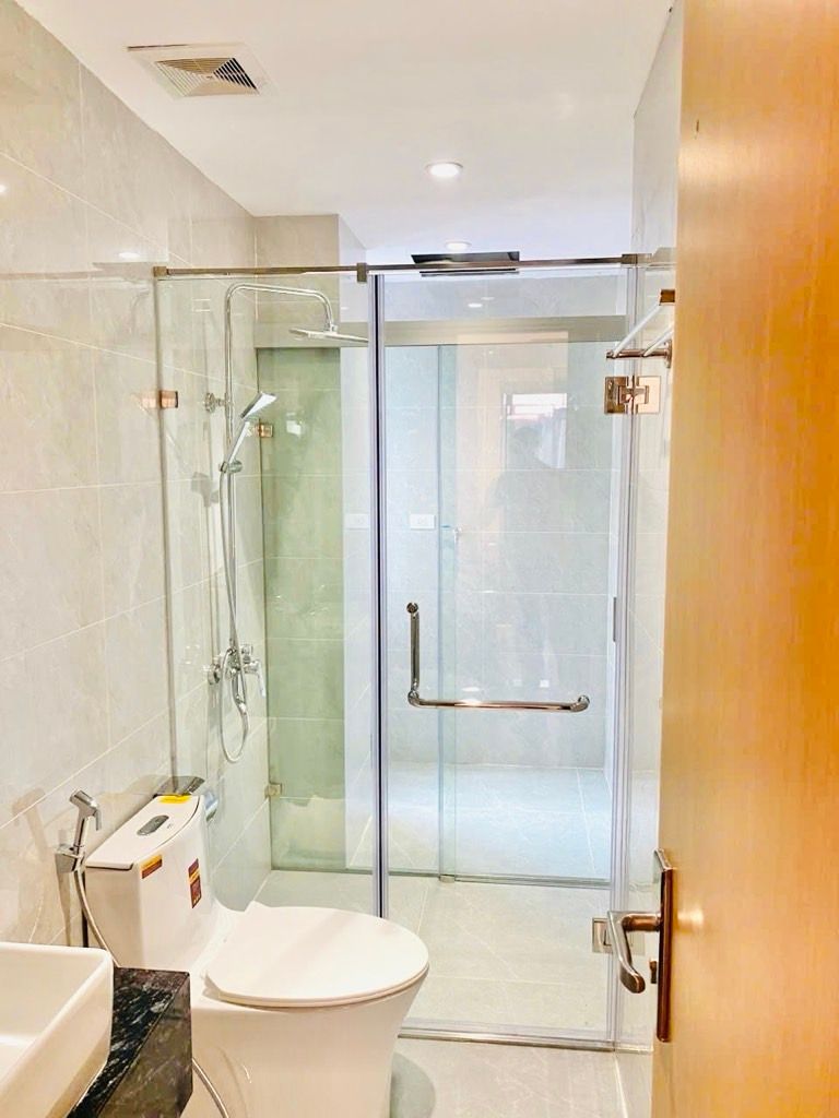 Bán nhà Minh Khai - diện tích 64m2 6 tầng - Nhà đẹp, cho thuê ổn định - giá 16,0 tỷ