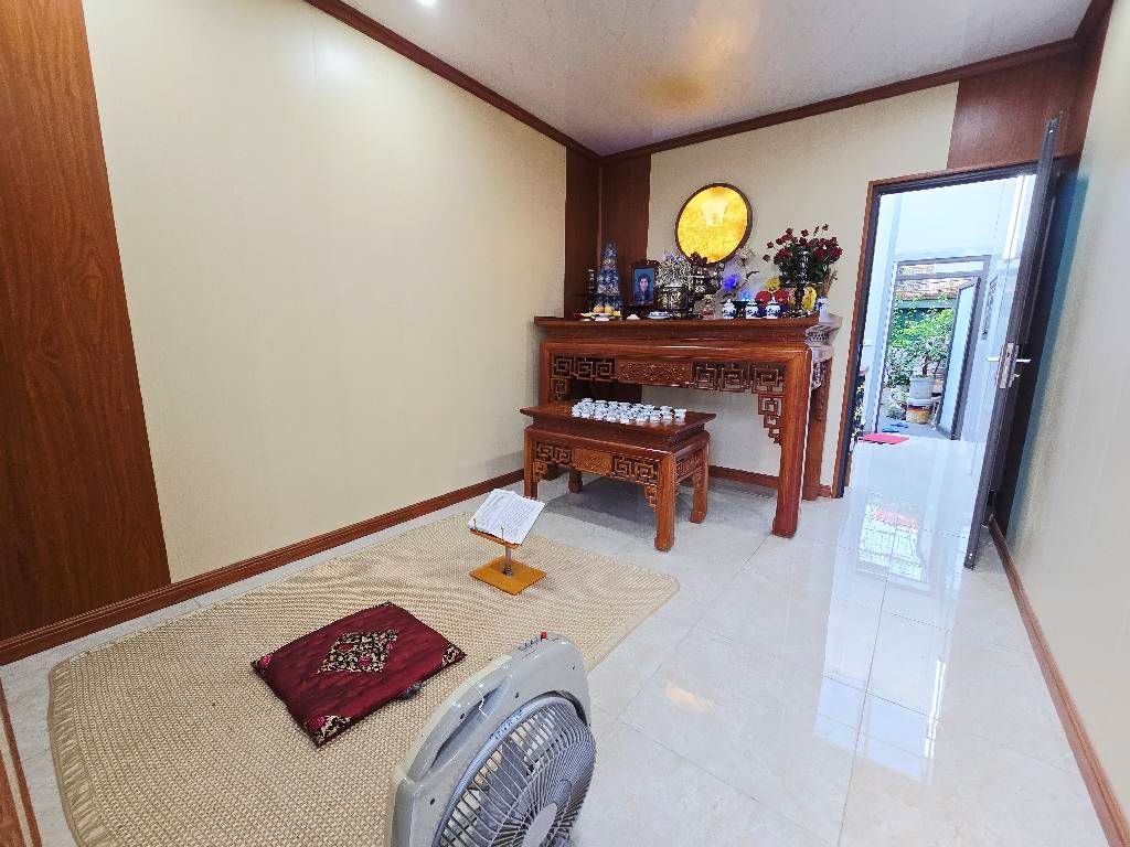 Bán nhà Vũ Hữu - diện tích 40,6m2 4 tầng - Nhà đẹp dân xây - giá 12 tỷ