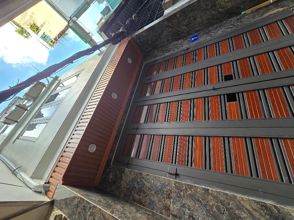 Bán nhà Vũ Hữu - diện tích 40,6m2 4 tầng - Nhà đẹp dân xây - giá 12 tỷ