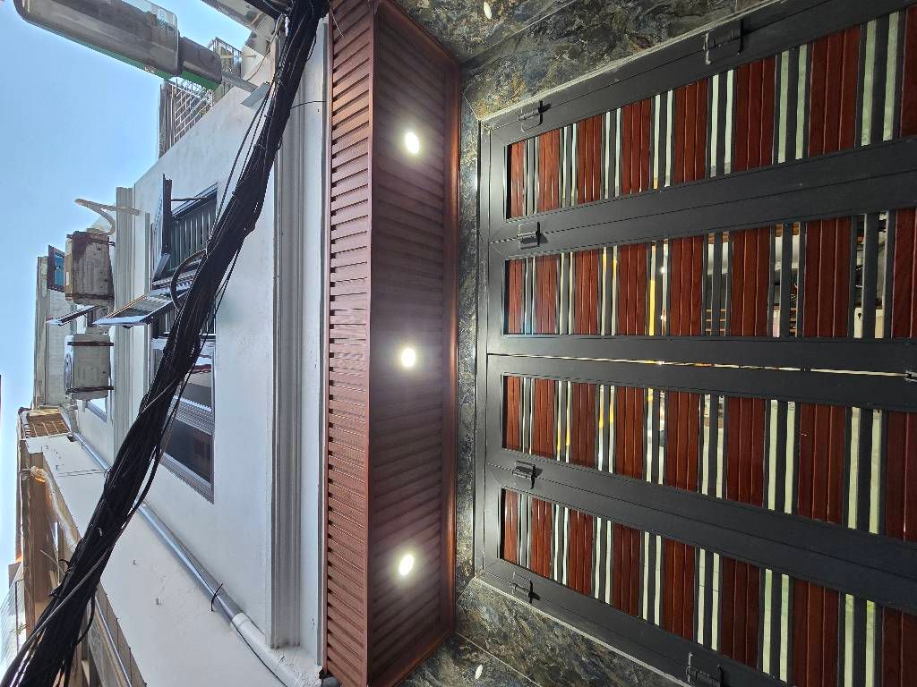 Bán nhà Vũ Hữu - diện tích 40,6m2 4 tầng - Nhà đẹp dân xây - giá 12 tỷ