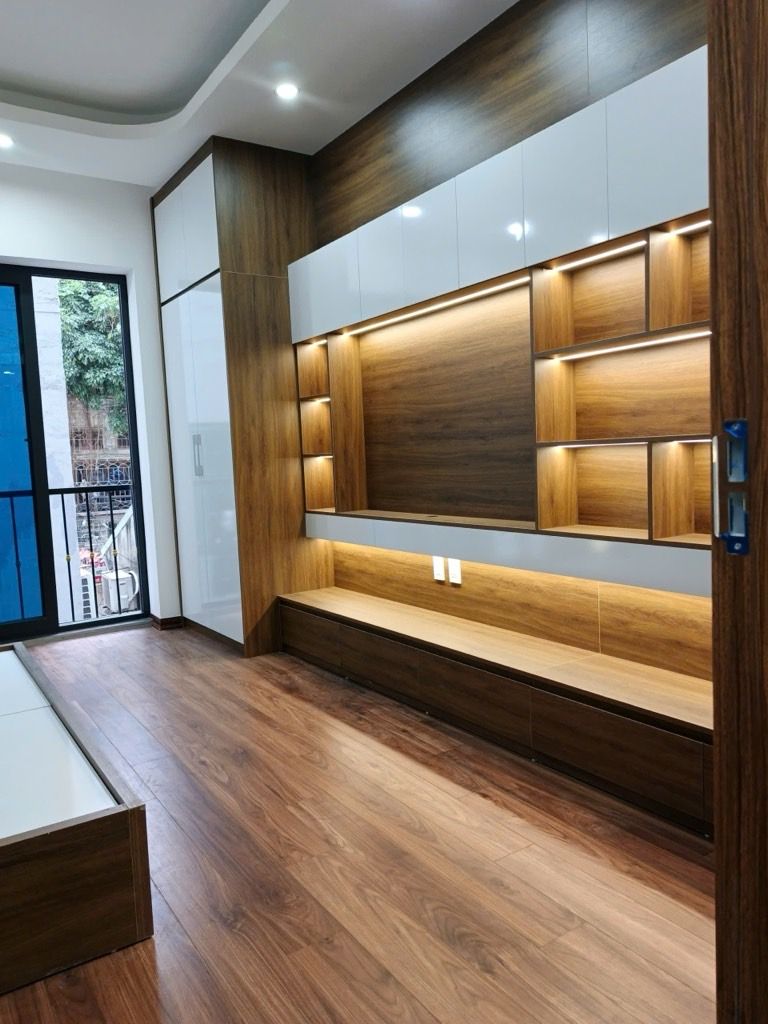 Bán nhà Giải phóng - diện tích 28.3m2 5 tầng - Ô tô tránh đỗ cổng - giá 9,3 tỷ