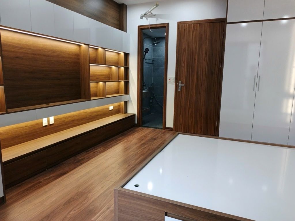 Bán nhà Giải phóng - diện tích 28.3m2 5 tầng - Ô tô tránh đỗ cổng - giá 9,3 tỷ