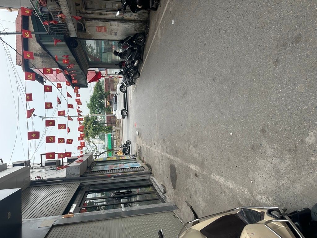 Bán nhà Giải phóng - diện tích 28.3m2 5 tầng - Ô tô tránh đỗ cổng - giá 9,3 tỷ