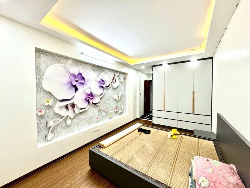 Bán nhà Lê Trọng Tấn - diện tích 30m2 5 tầng - Ô tô gần - giá 8 tỷ