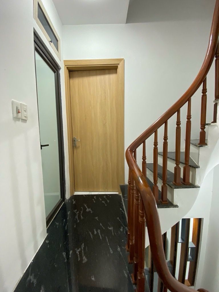 Bán nhà Nguyễn Đức Cảnh - diện tích 30,4m2 5 tầng - Ô tô qua nhà - giá 7,65 tỷ