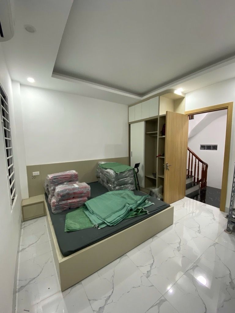 Bán nhà Nguyễn Đức Cảnh - diện tích 30,4m2 5 tầng - Ô tô qua nhà - giá 7,65 tỷ