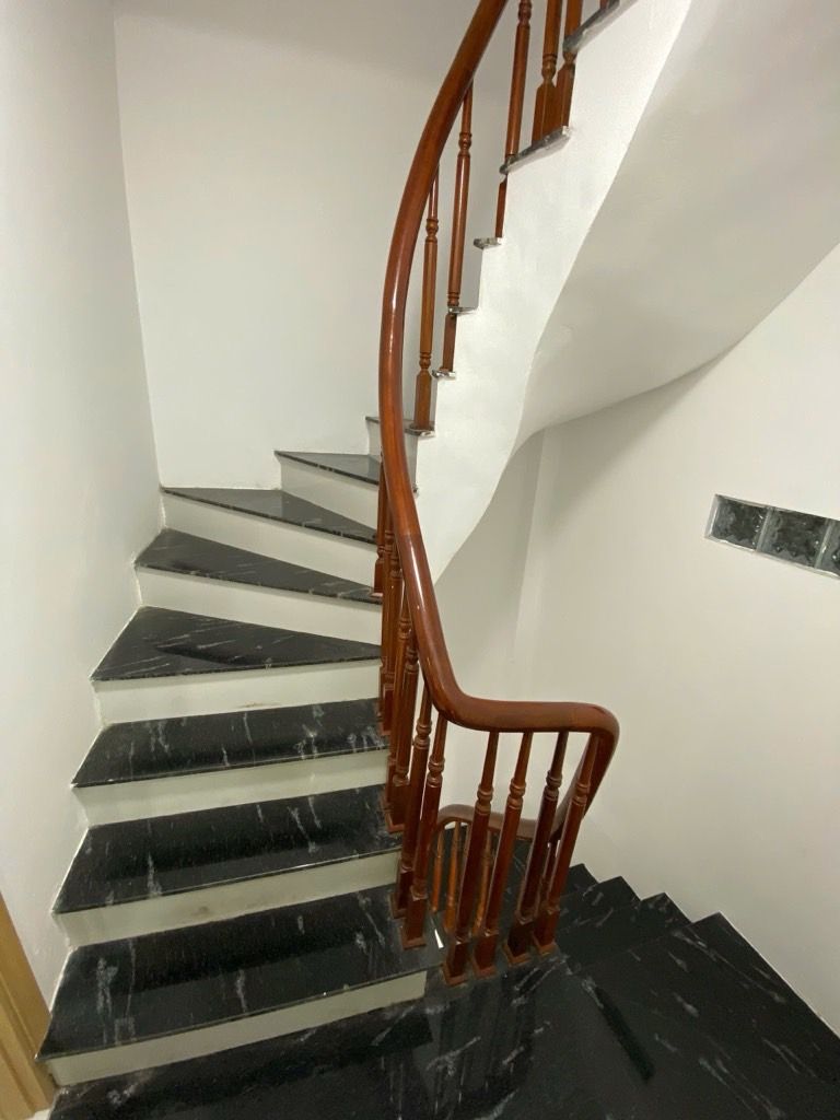 Bán nhà Nguyễn Đức Cảnh - diện tích 30,4m2 5 tầng - Ô tô qua nhà - giá 7,65 tỷ