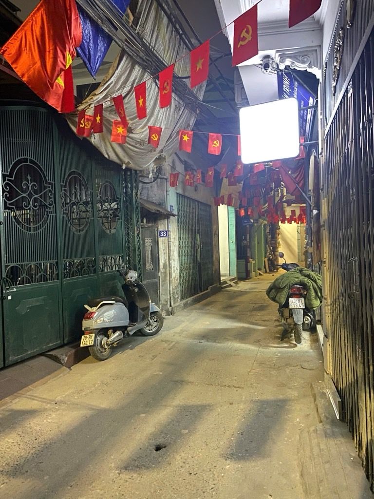 Bán nhà Nguyễn Đức Cảnh - diện tích 30,4m2 5 tầng - Ô tô qua nhà - giá 7,65 tỷ