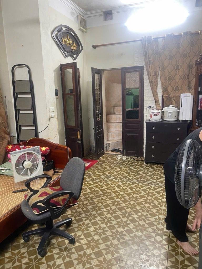 Bán nhà Nguyễn Công Trứ - diện tích 35m2 2 tầng - Gần phố - giá 7,35 tỷ