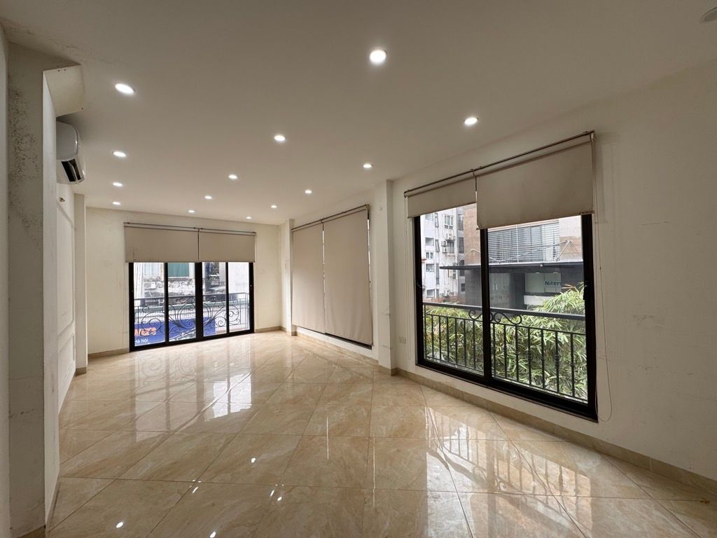 Bán nhà Láng Hạ - diện tích 32m2 6 tầng - Lô góc, thang máy - giá 20,8 tỷ