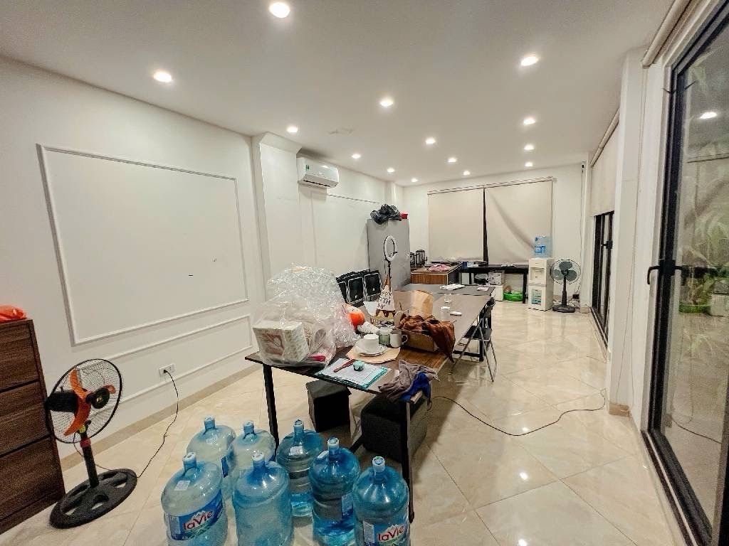 Bán nhà Láng Hạ - diện tích 32m2 6 tầng - Lô góc, thang máy - giá 20,8 tỷ