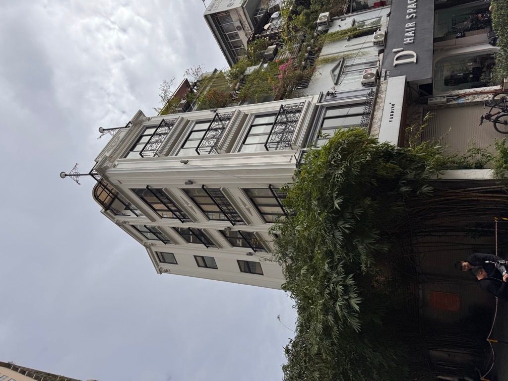 Bán nhà Láng Hạ - diện tích 32m2 6 tầng - Lô góc, thang máy - giá 20,8 tỷ