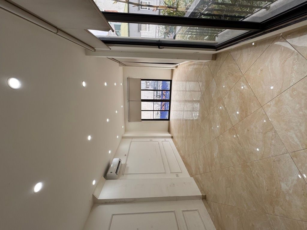 Bán nhà Láng Hạ - diện tích 32m2 6 tầng - Lô góc, thang máy - giá 20,8 tỷ