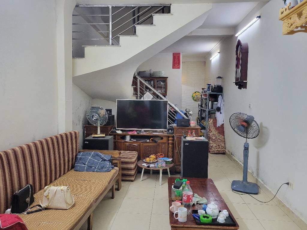 Bán nhà Lĩnh Nam - diện tích 32m2 2 tầng - Đẹp ở ngay - giá 3,45 tỷ