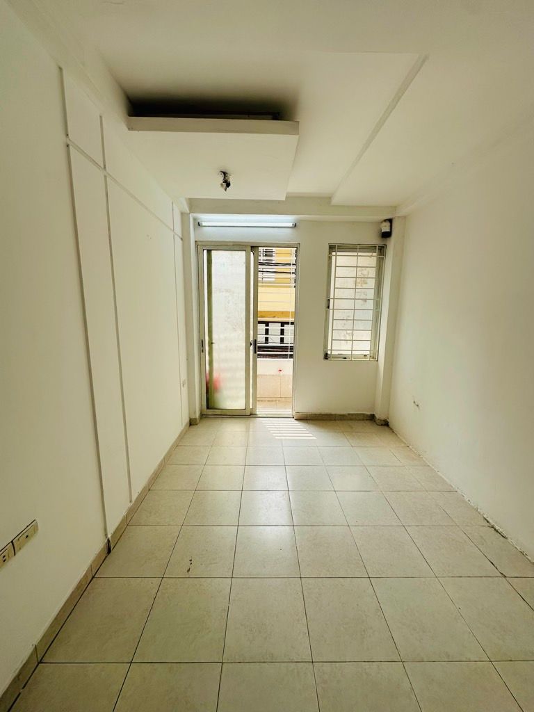 Bán nhà Định Công - diện tích 35,7m2 5 tầng - Ô tô tránh - giá 12,8 tỷ