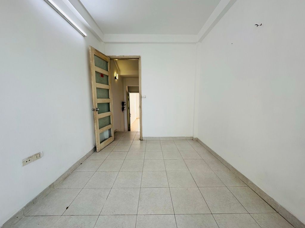 Bán nhà Định Công - diện tích 35,7m2 5 tầng - Ô tô tránh - giá 12,8 tỷ