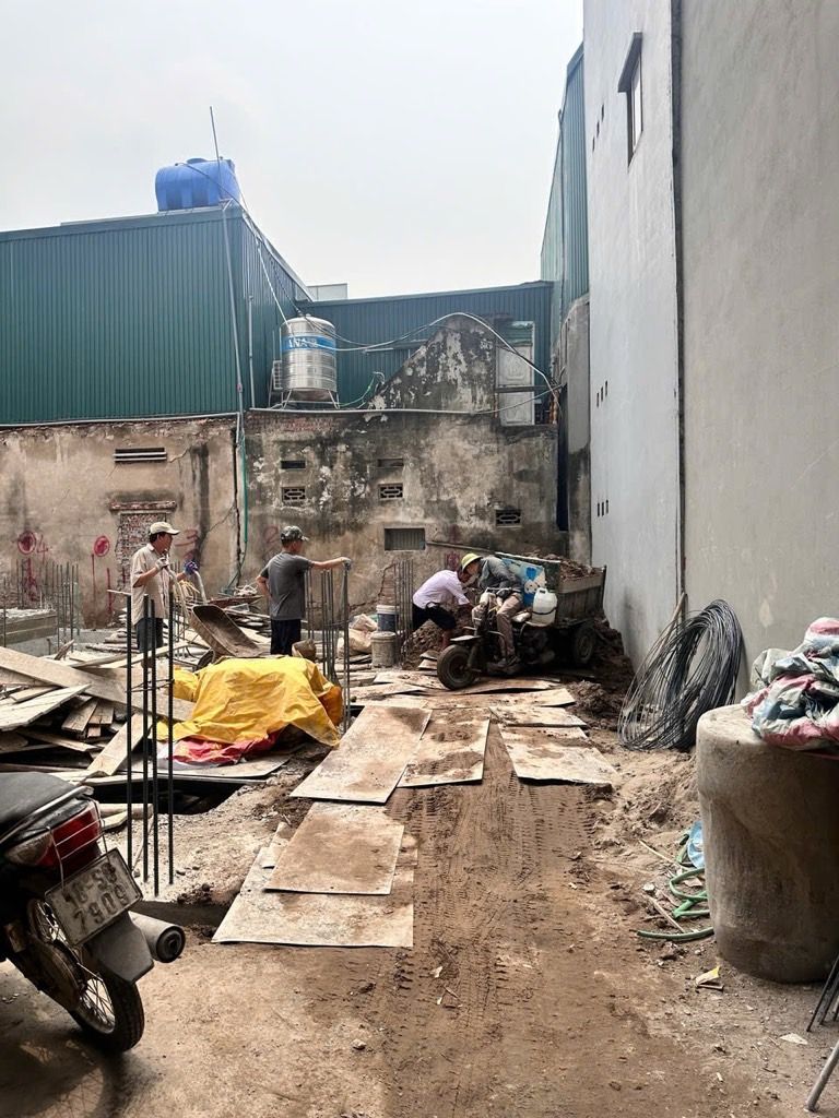 Bán nhà Lĩnh Nam - diện tích 48.6m2 5 tầng - Nhà xây mới, lô 3 căn - giá 16,8 tỷ