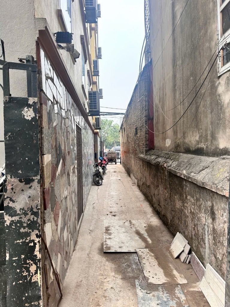 Bán nhà Lĩnh Nam - diện tích 48.6m2 5 tầng - Nhà xây mới, lô 3 căn - giá 16,8 tỷ