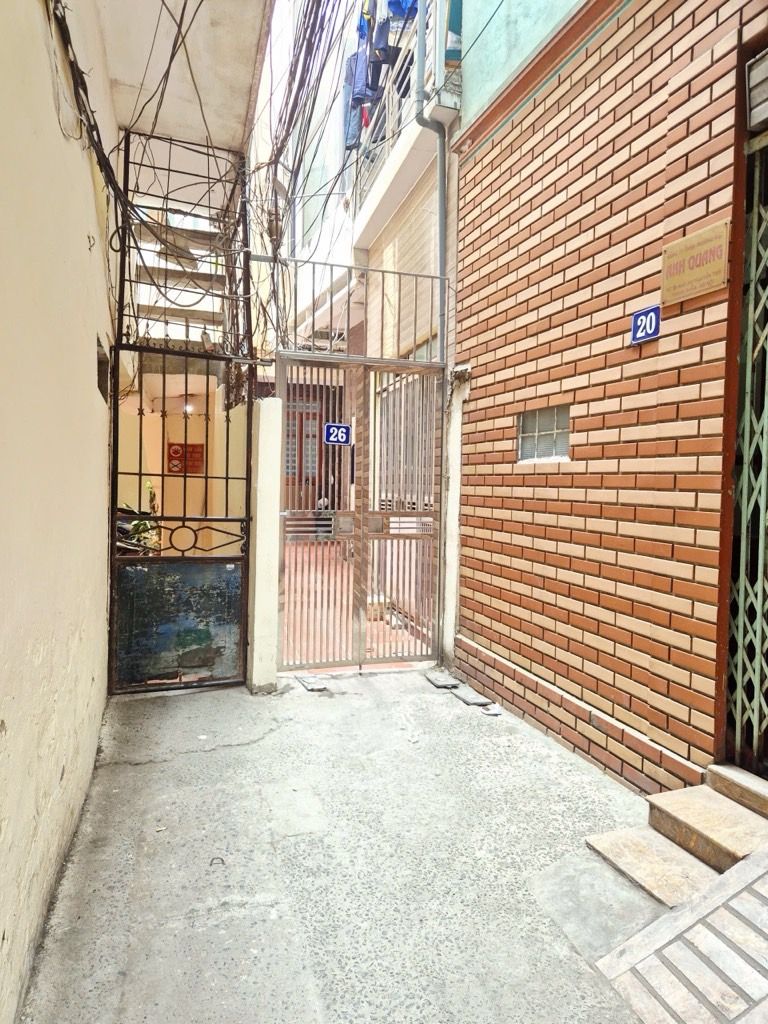 Bán nhà Nguyễn Trãi - diện tích 18,5m2 4 tầng - nhà dân xây chắc chắn - giá 5,2 tỷ