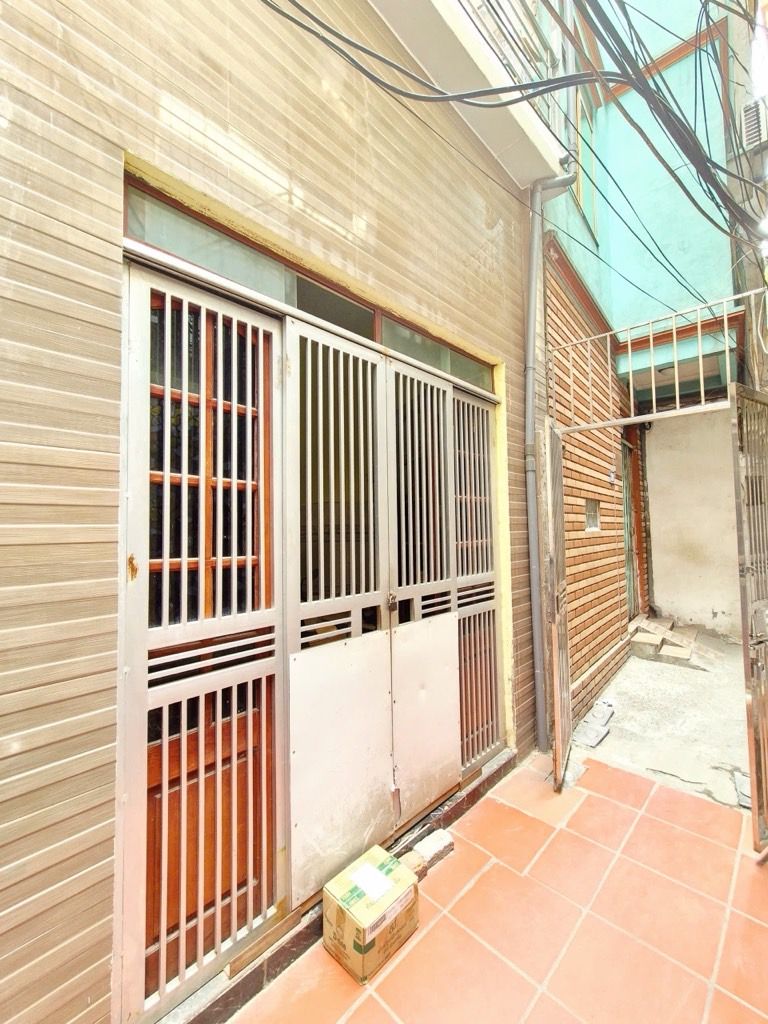 Bán nhà Nguyễn Trãi - diện tích 18,5m2 4 tầng - nhà dân xây chắc chắn - giá 5,2 tỷ