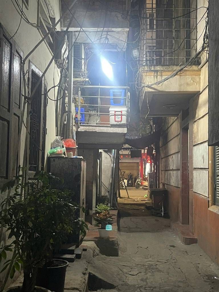 Bán nhà Phố Huế - diện tích 19,7m2 2 tầng - Nhà nhỏ tiền, sổ riêng - giá 7,1 tỷ