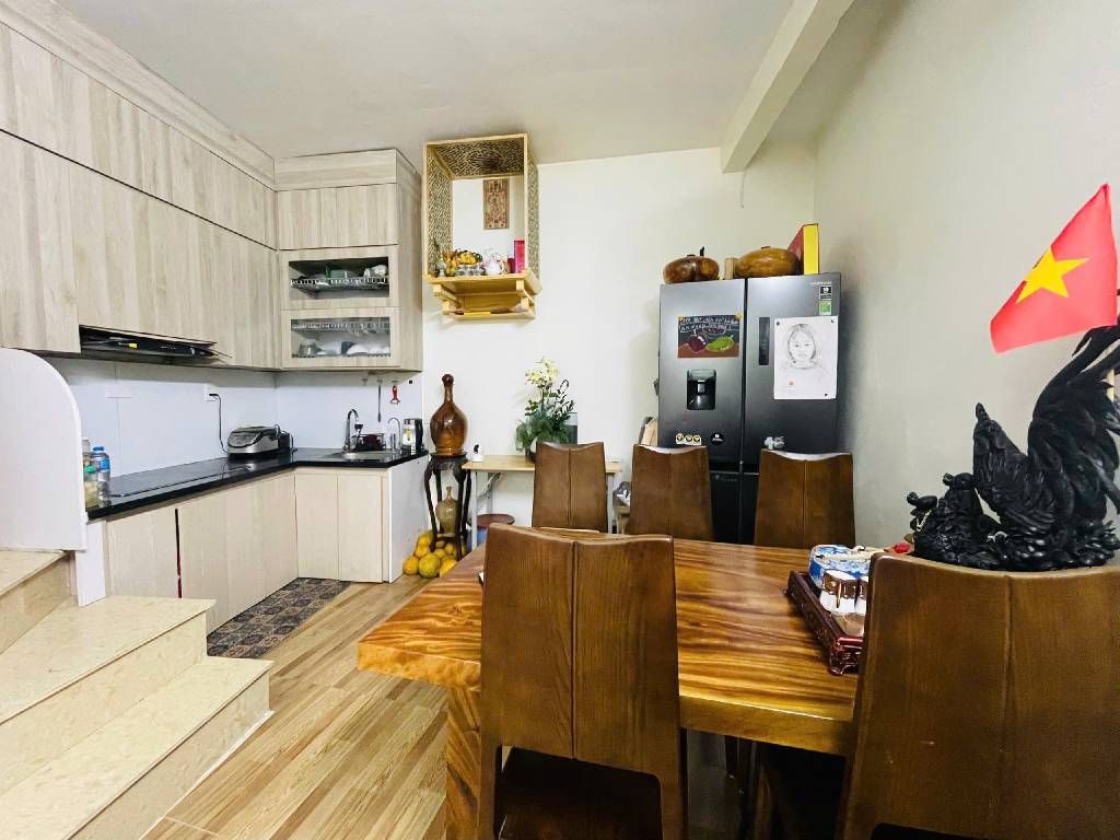 Bán nhà Phố Huế - diện tích 19,7m2 2 tầng - Nhà nhỏ tiền, sổ riêng - giá 7,1 tỷ