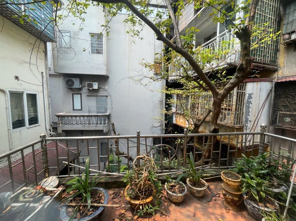 Bán nhà Láng Hạ - diện tích 71m2 3 tầng - HAI MẶT THOÁNG - giá 17 tỷ