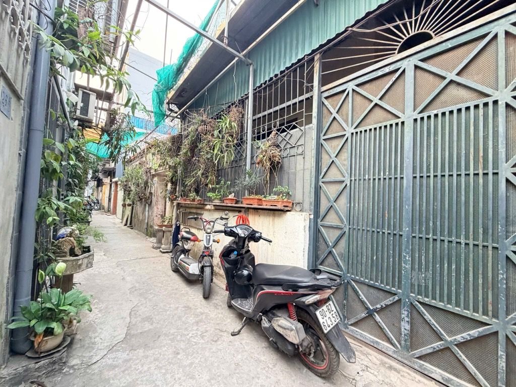 Bán nhà Lê Trọng Tấn - diện tích 31.1m2 2 tầng - Nhà mới ở luôn - giá 2,5 tỷ