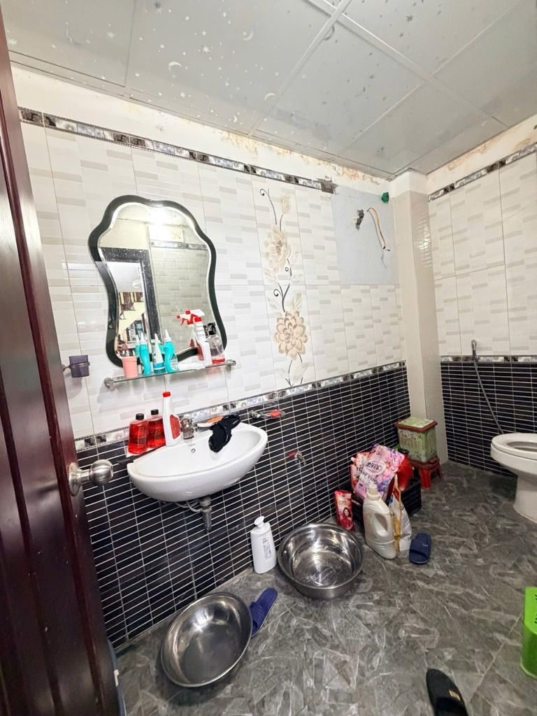 Bán nhà Lê Trọng Tấn - diện tích 31.1m2 2 tầng - Nhà mới ở luôn - giá 2,5 tỷ