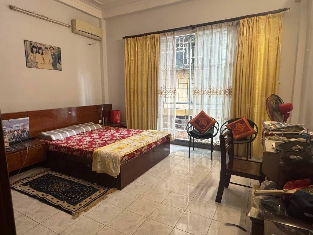 Bán nhà Nguyễn Công Trứ - diện tích 37m2 5 tầng - Kinh doanh sầm uất - giá 6,5 tỷ