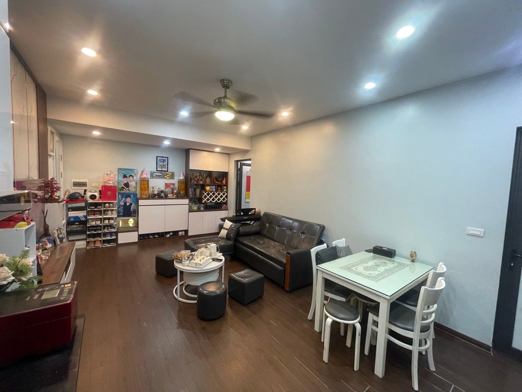 Bán nhà Hoàng Mai - diện tích 61m2 1 tầng - Lô góc, 3 thoáng - giá 5,7 tỷ