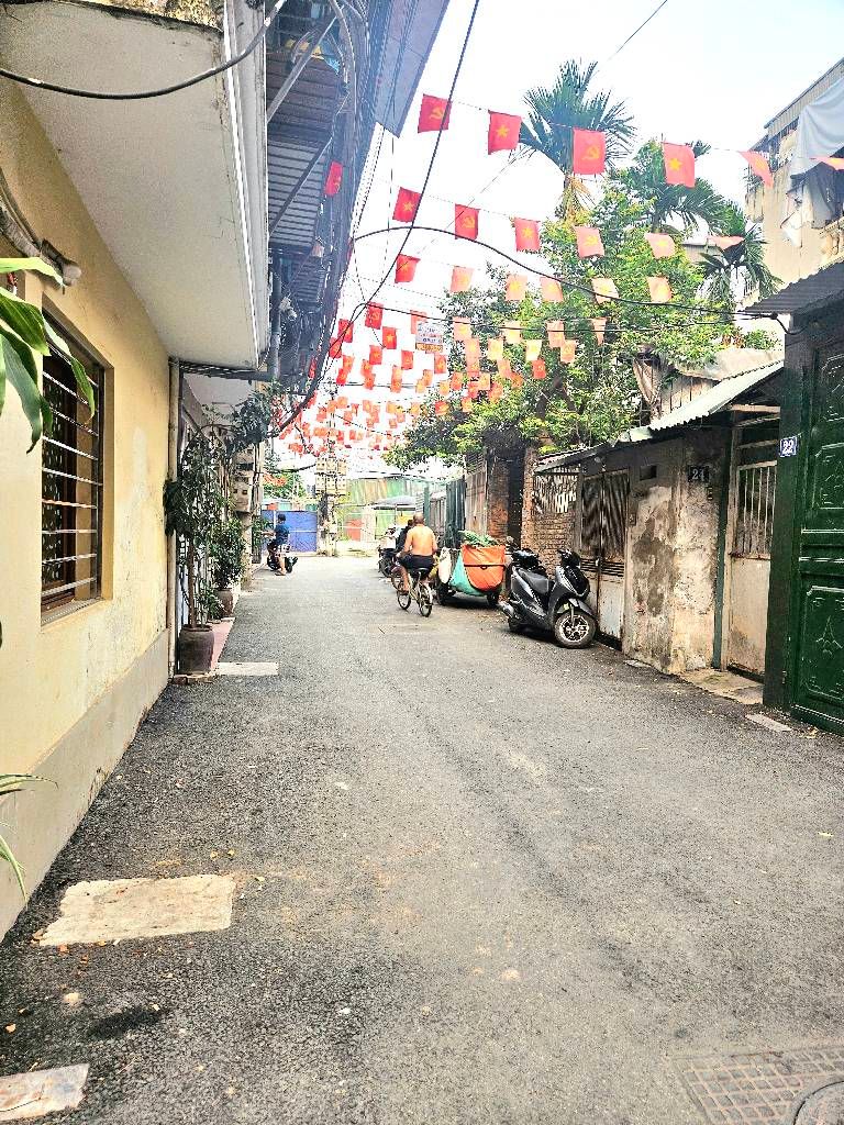 Bán nhà Bùi Xương Trạch - diện tích 30m2 4 tầng - ô tô đỗ cửa - giá 3,9 tỷ