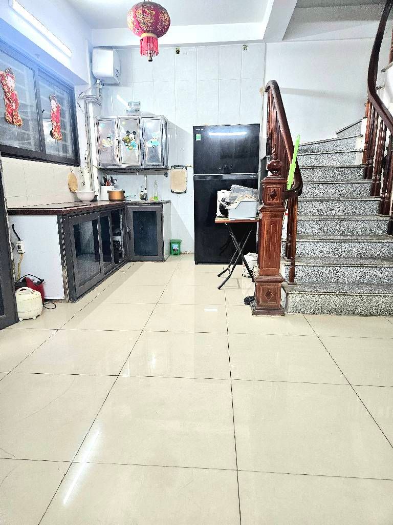 Bán nhà Bùi Xương Trạch - diện tích 30m2 4 tầng - ô tô đỗ cửa - giá 3,9 tỷ