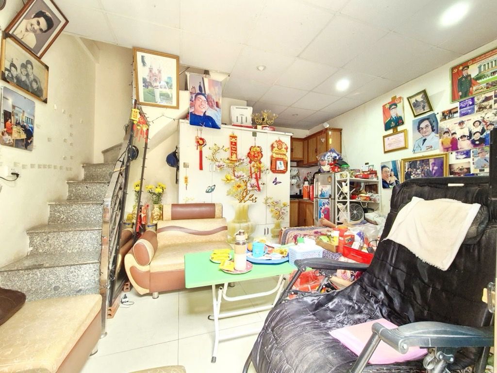 Bán nhà Đông Thiên - diện tích 20m2 2 tầng - Nhà đẹp ngõ thông - giá 2,35 tỷ