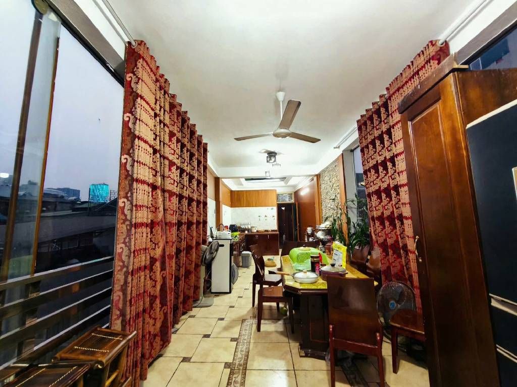 Bán nhà HOÀNG CẦU - diện tích 80m2 5 tầng - ô tô đỗ cửa - giá 16 tỷ