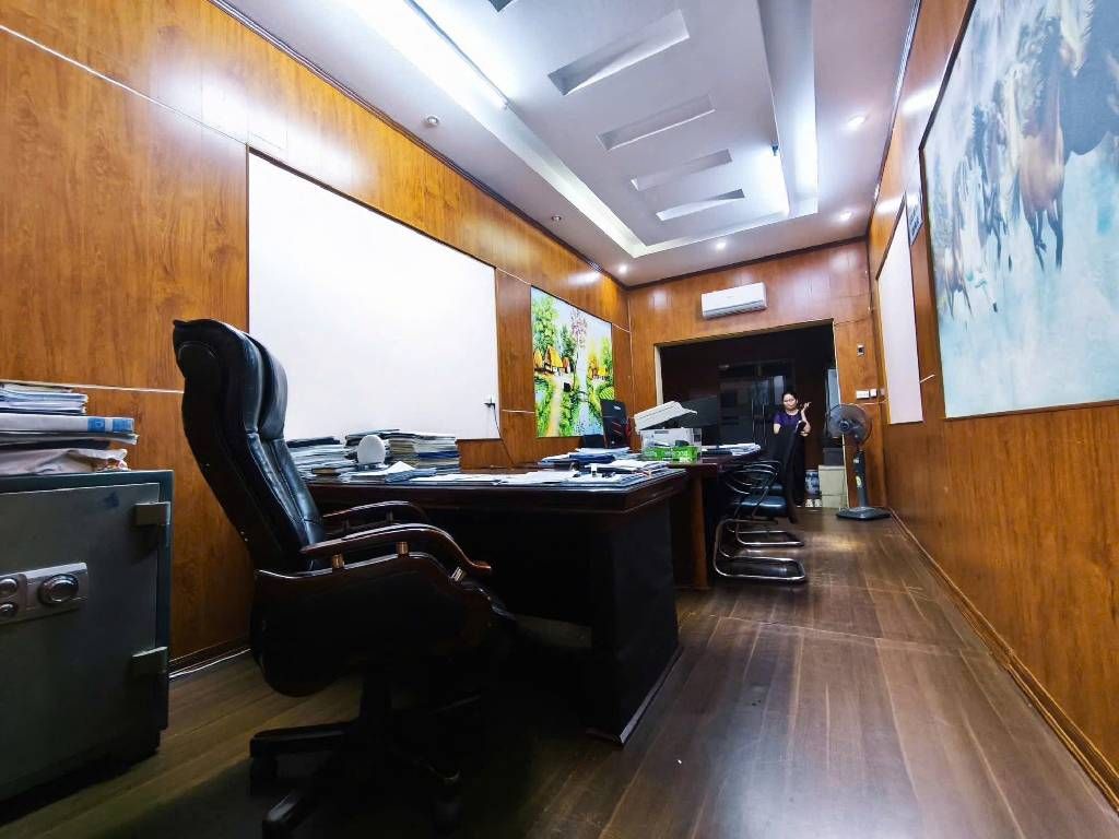 Bán nhà HOÀNG CẦU - diện tích 80m2 5 tầng - ô tô đỗ cửa - giá 16 tỷ