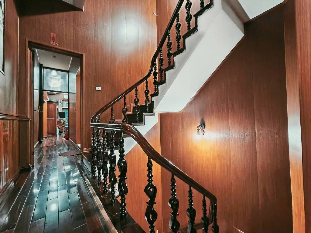 Bán nhà HOÀNG CẦU - diện tích 80m2 5 tầng - ô tô đỗ cửa - giá 16 tỷ