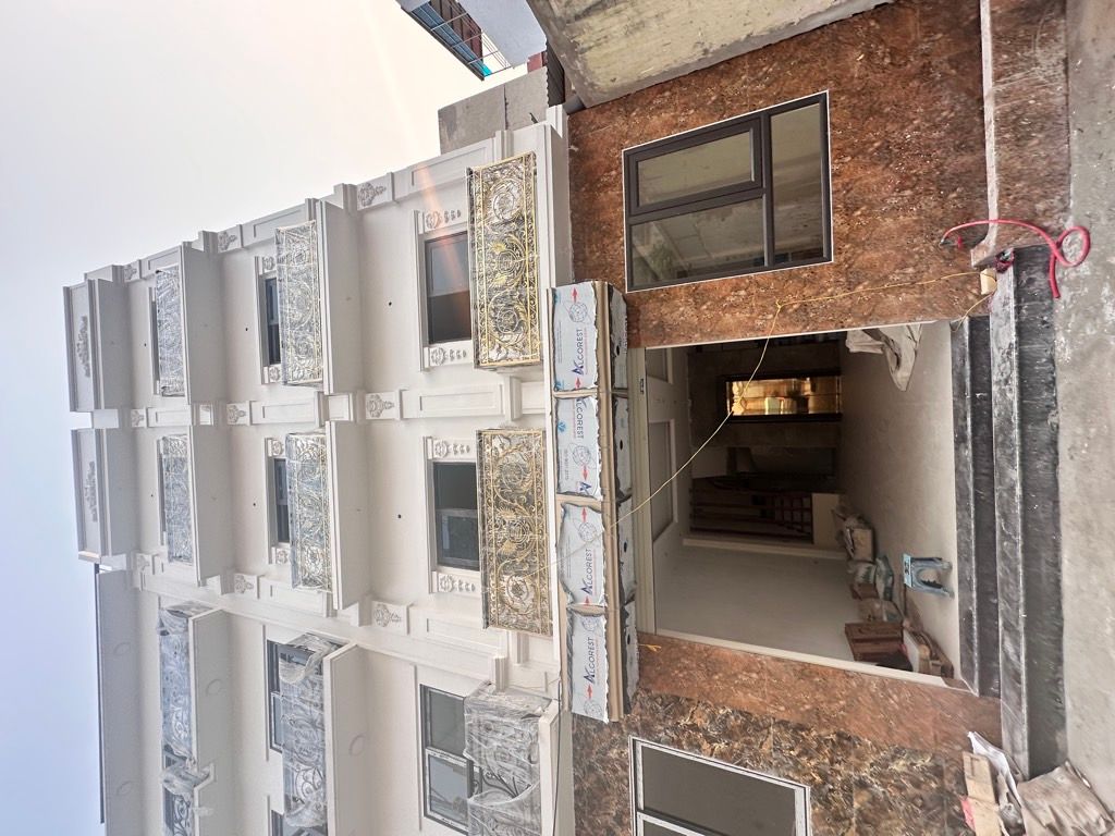 Bán nhà Đông Thiên - diện tích 51.2m2 5 tầng - Ô TÔ NGỦ TRONG NHÀ - giá 15,2 tỷ