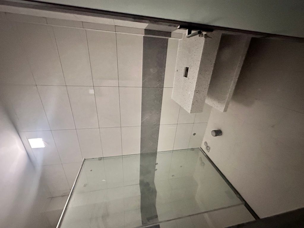 Bán nhà Đông Thiên - diện tích 51.2m2 5 tầng - Ô TÔ NGỦ TRONG NHÀ - giá 15,2 tỷ